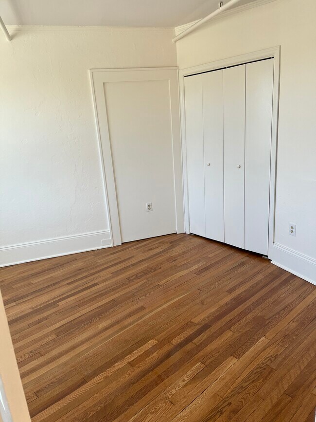 Bedroom - 773 Haywood Rd Unit 1 BR Vintage Apartment