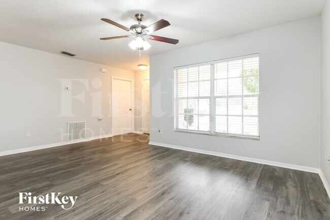 Photo - 3796 Huntwicke Blvd