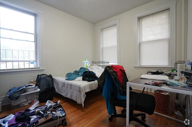 Building Photo - 6 Camelot Ct Rental