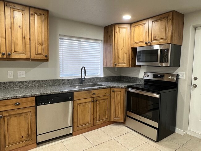 Photo - 2136 Theresa Cove