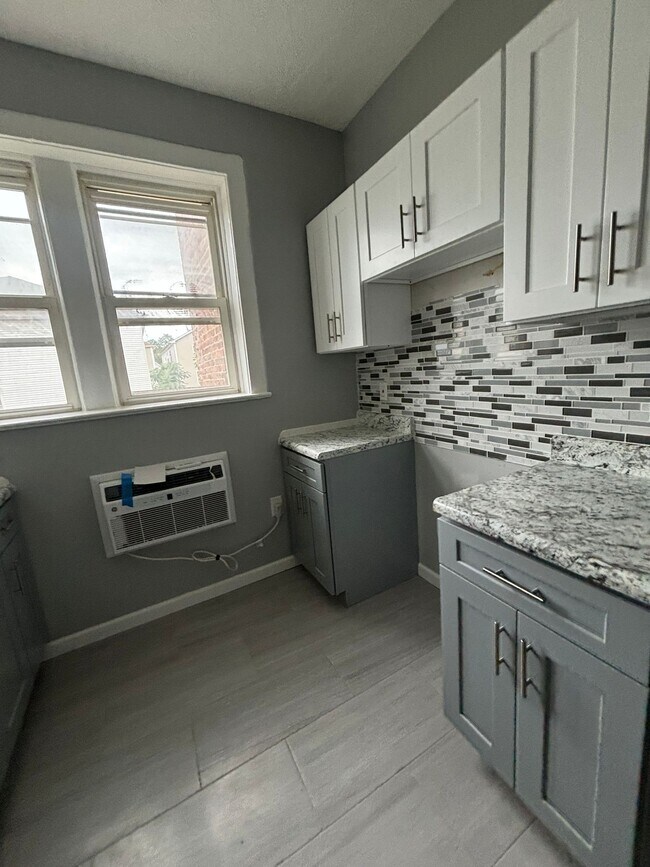 Building Photo - 376 S 20th St Unit 7 Rental