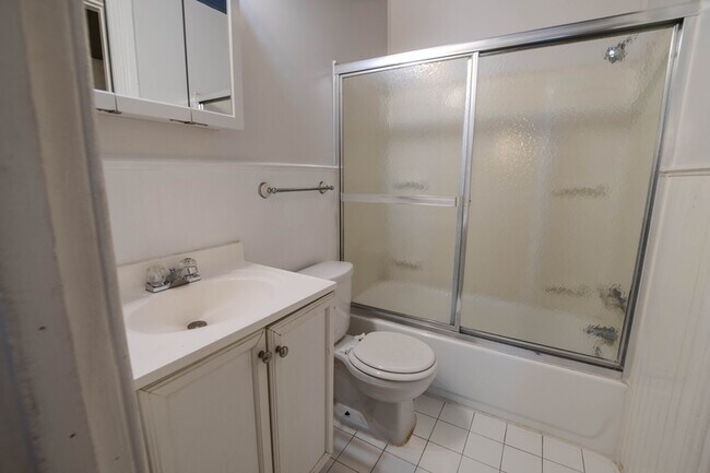 Photo - 907 St Paul St Unidad 1R -