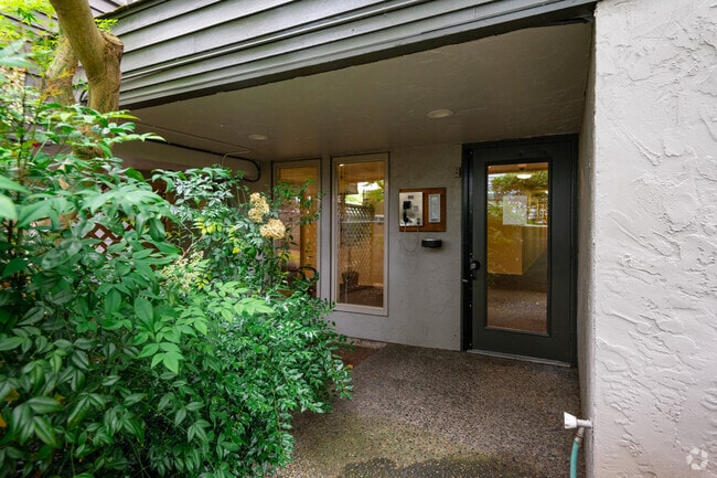 Photo - Pacifica Apartments