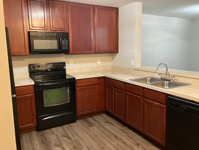 Photo - 152 Bertram Dr Unidad G