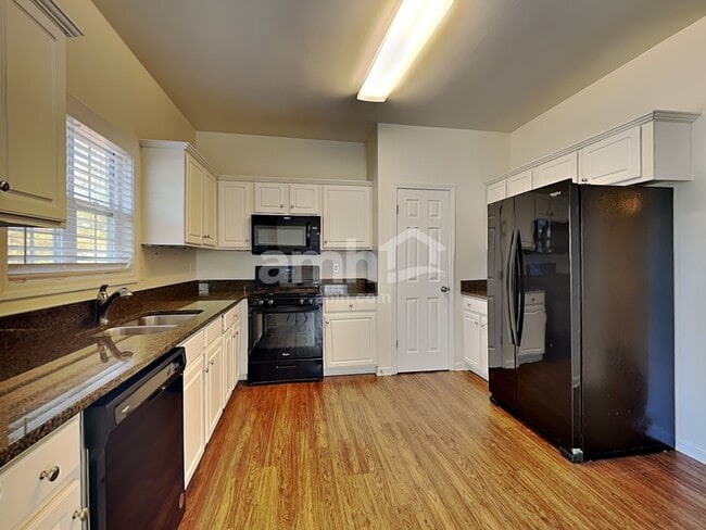 Photo - 750 Brooks Rd