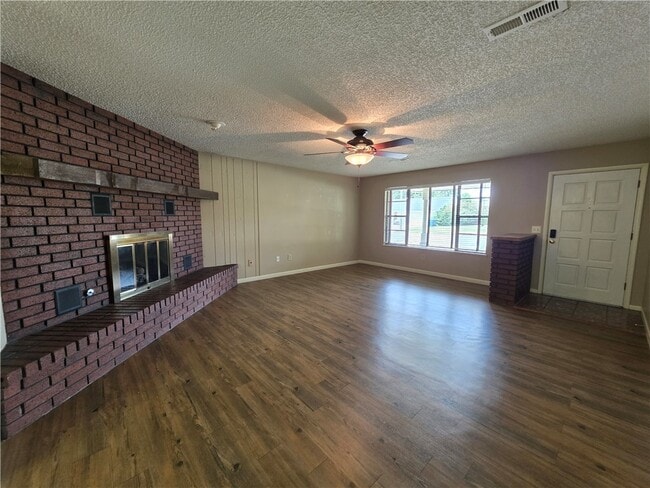 Photo - 1806 Lawrence St