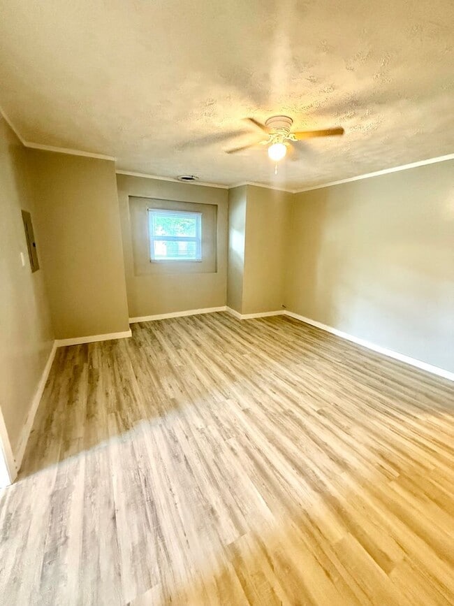 Photo - 301 E Memorial Dr Unit 301