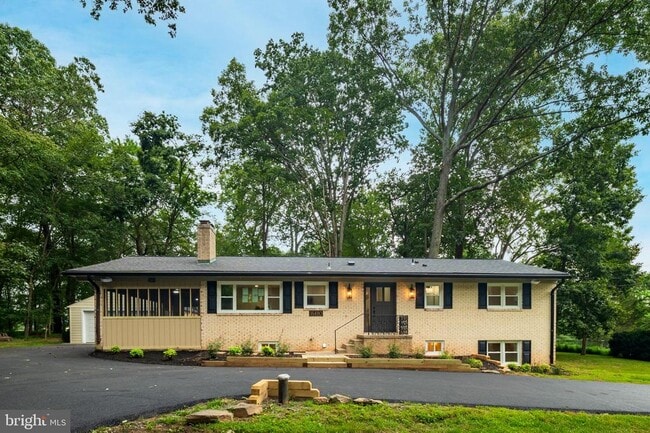 Building Photo - 16480 Ed Warfield Rd Rental