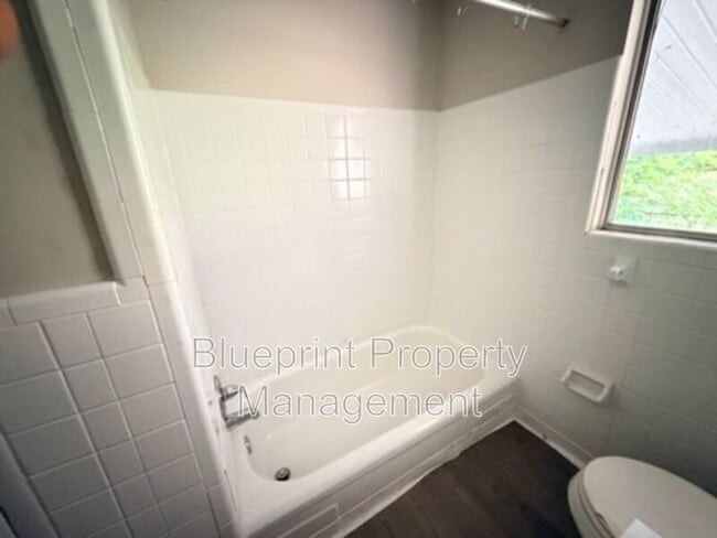 Photo - 3736 Oak Ave SW