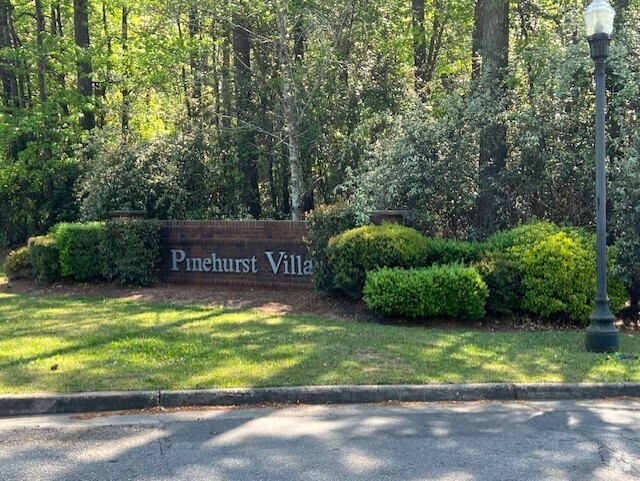 Building Photo - Pinehurst Villas Apartments