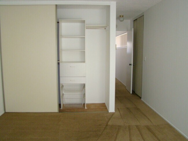 Photo - Townhouse 3 bedroom 2.5 bath, 2 car garage, new paint, new floors