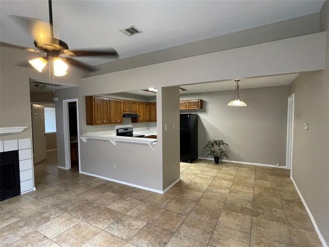 Photo - 830 Mica Ln