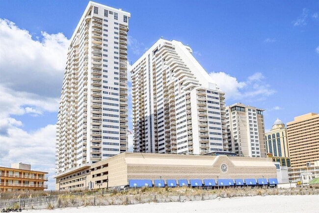 Building Photo - 3101 Boardwalk Unit 904-1