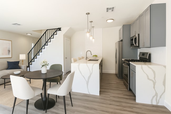 Photo - 6941 Hazeltine Ave Unidad 3