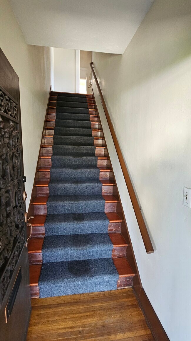 Photo - 1960 W 23rd St Unit 1960 1/2