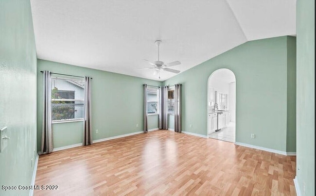 Photo - 1965 Sundew Ct NE