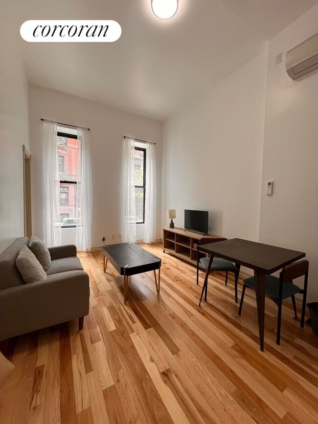 Photo - 47 W 71st St Apartment