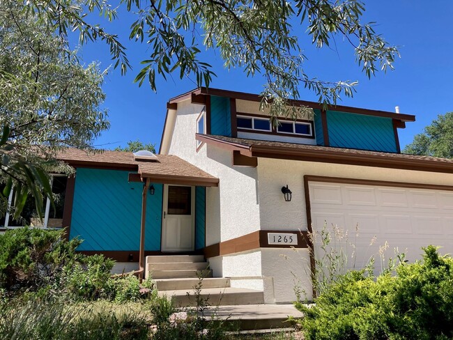 Westside 4 Bedroom with AC! - Westside 4 Bedroom with AC! House
