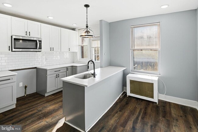 Building Photo - 6520 Ross St