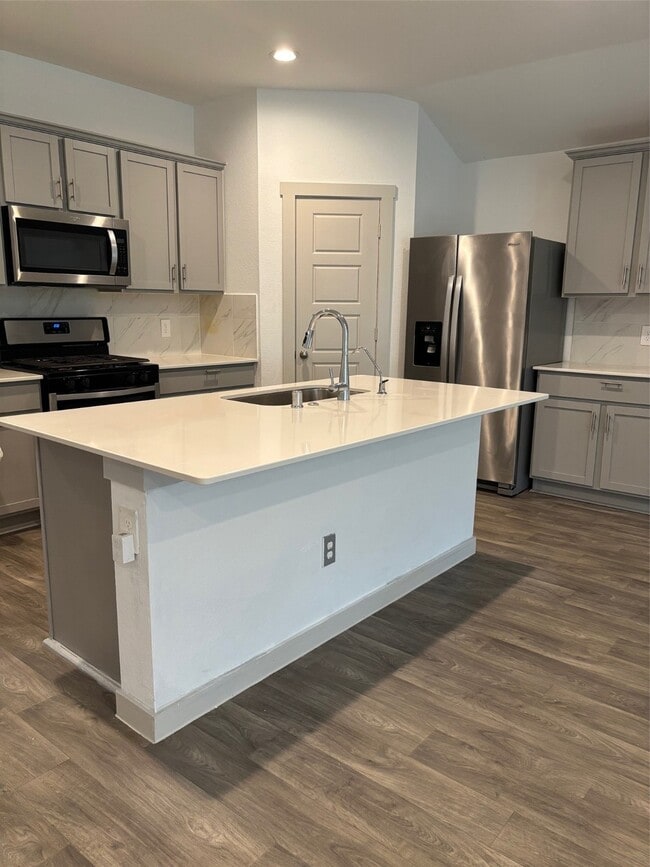 Building Photo - 1715 Plantation Pl