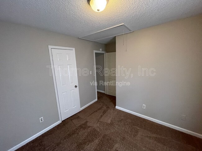 Photo - 406 E Northern Blvd