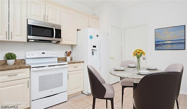 Photo - 880 Hampton Cir