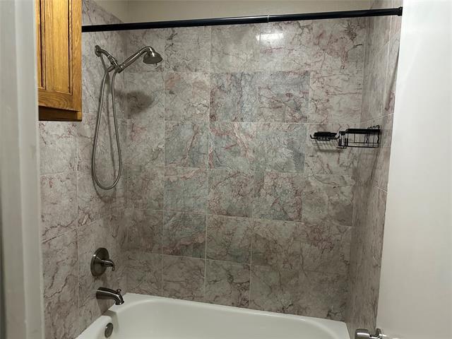 Photo - 2717 Meadow Park Dr