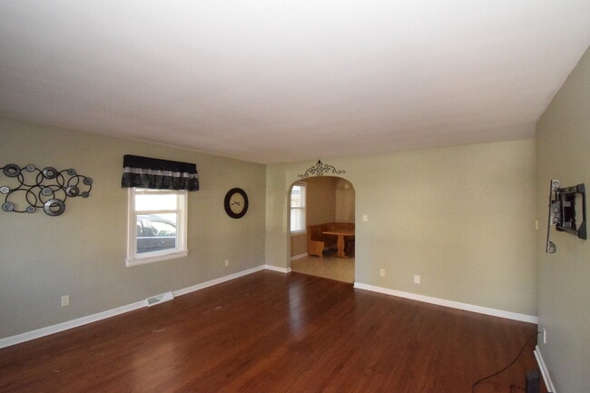 Photo - 477 W Spring St