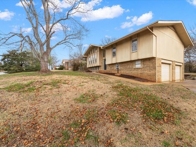 Photo - 650 Mize Cir