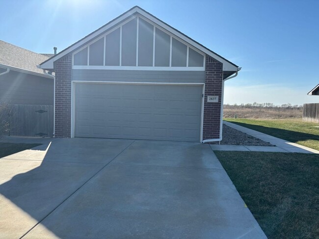 Building Photo - 2835/37 W 55th Unit 2837 W 55th