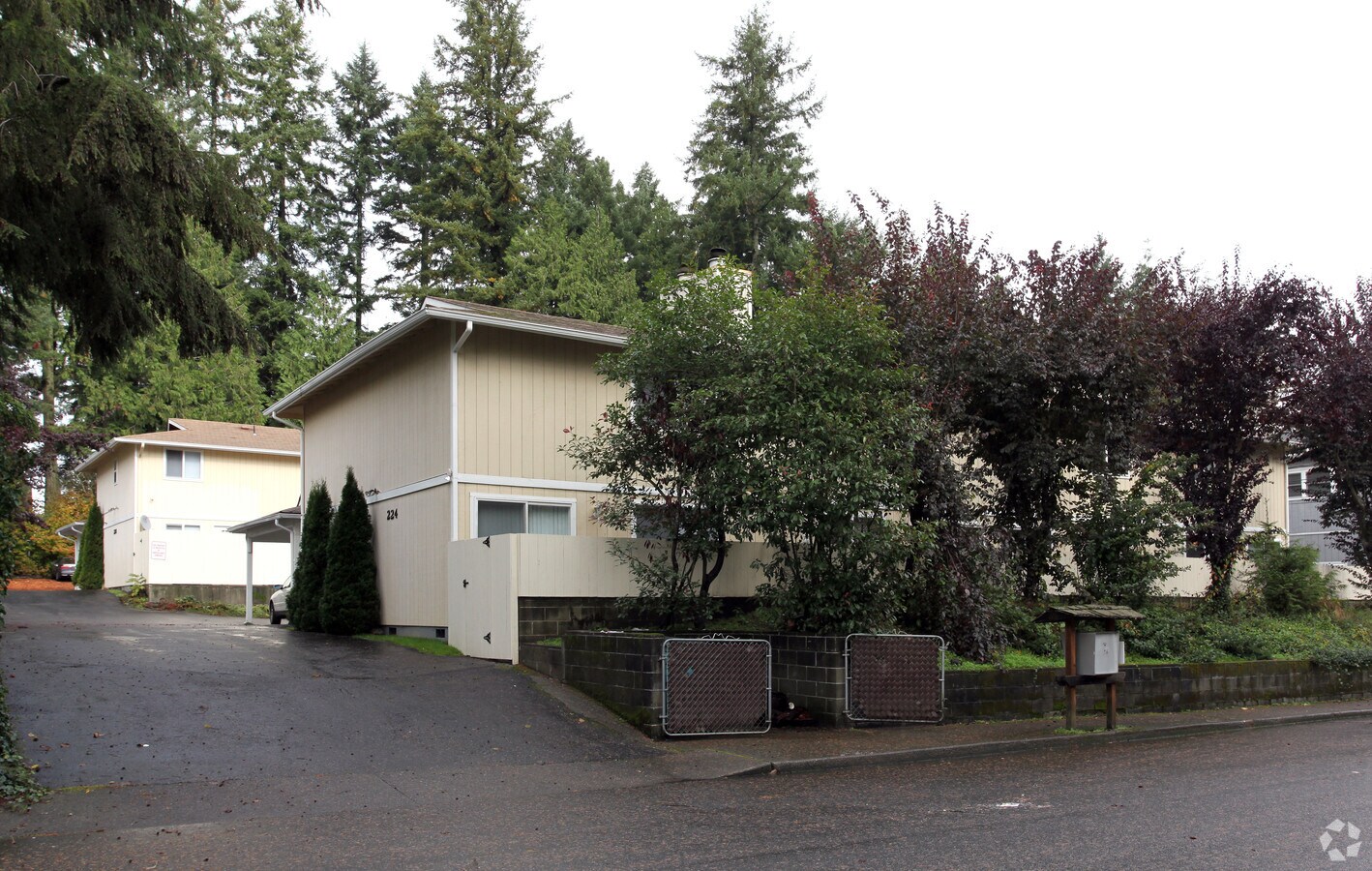 Photo - 224-226 Little St SW