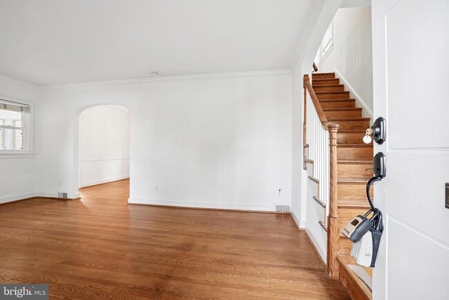 Photo - 7000 Exeter Rd