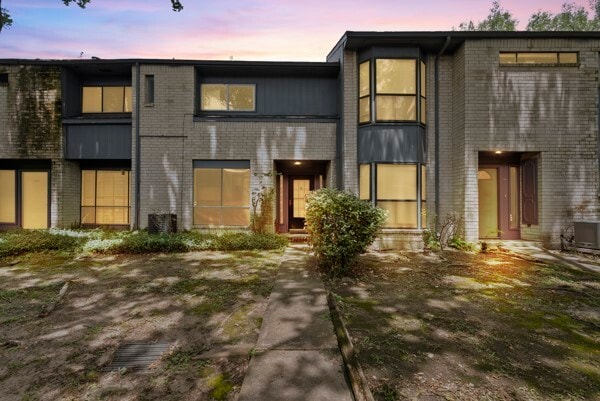 Building Photo - 9005 Imogene St Unit C Rental