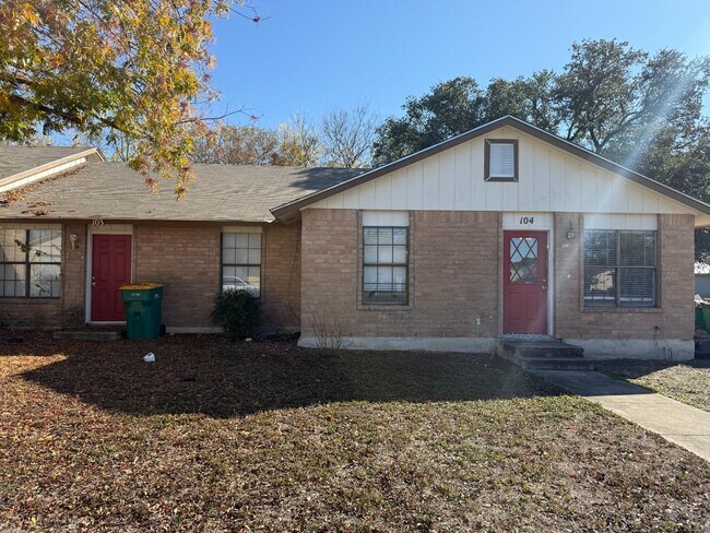 Photo - 202 Fir Dale