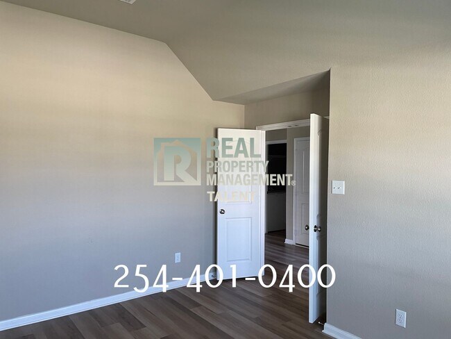 Photo - DEAL ALERT!!! 3 Bedroom, 2 Bathroom Home f...