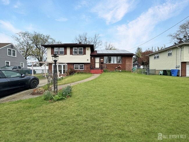 Photo - 124 Oakdale Rd House