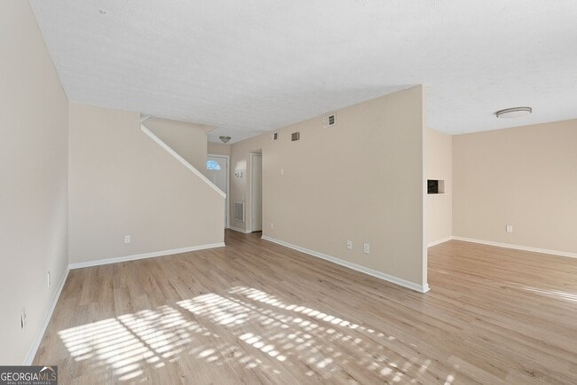 Photo - 293 Country Club Dr