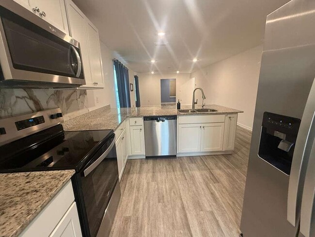 Photo - 128 Bluebeech St