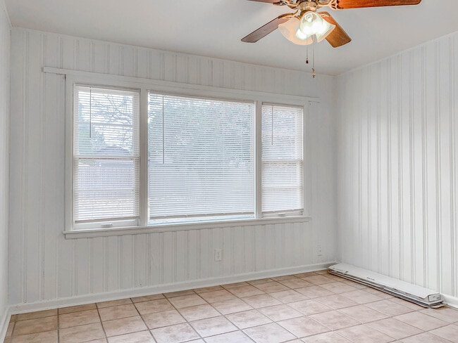 Photo - 4315 42nd St