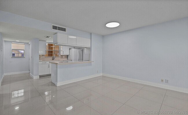 Photo - 6300 La Costa Dr Unit H
