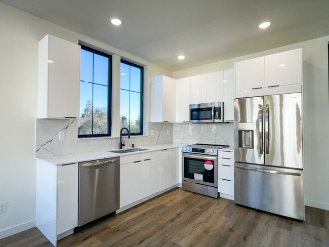 Photo - 11552 Meridian Ave N