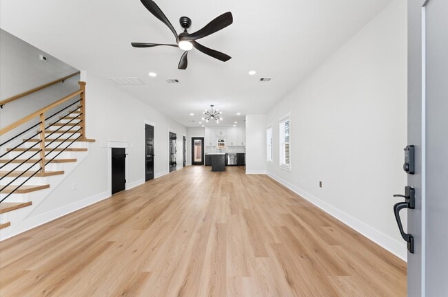 Photo - 7222 Market St