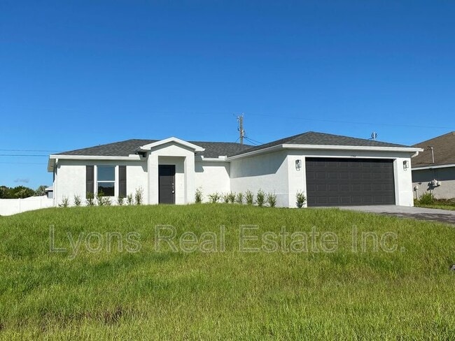 Photo - 2744 NE 5th Pl