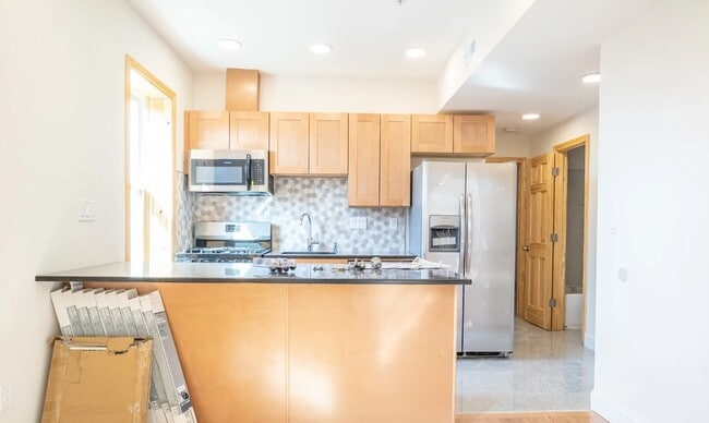 Building Photo - 20 Winthrop St Unit 3