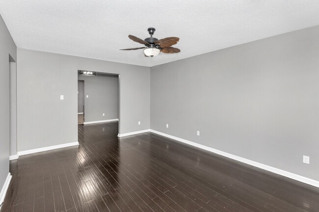 Photo - 2904 McDonald Dr SW