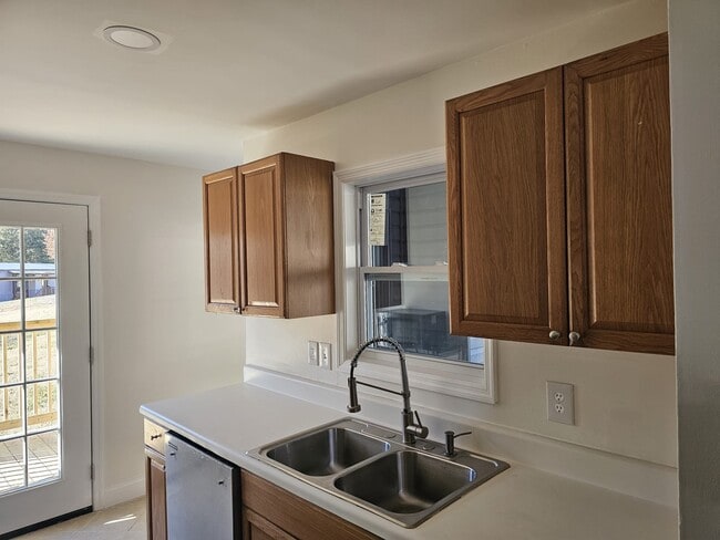 Photo - 3303 George Light Rd