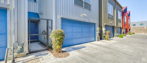 Building Photo - 1158 E Carson Ave Rental