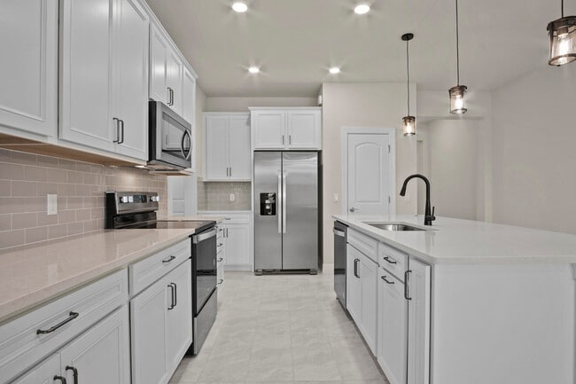Building Photo - 4837 Chantilly Rd