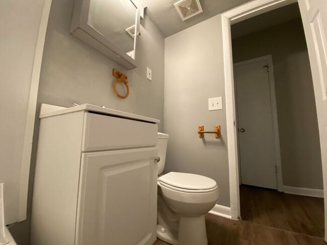 Photo - 1 Bed / 1 Bath Renovated Condo in South Nashville! Close to laundry! Surrounded by woods!