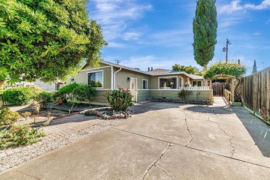 Photo - 2136 Ventura Pl